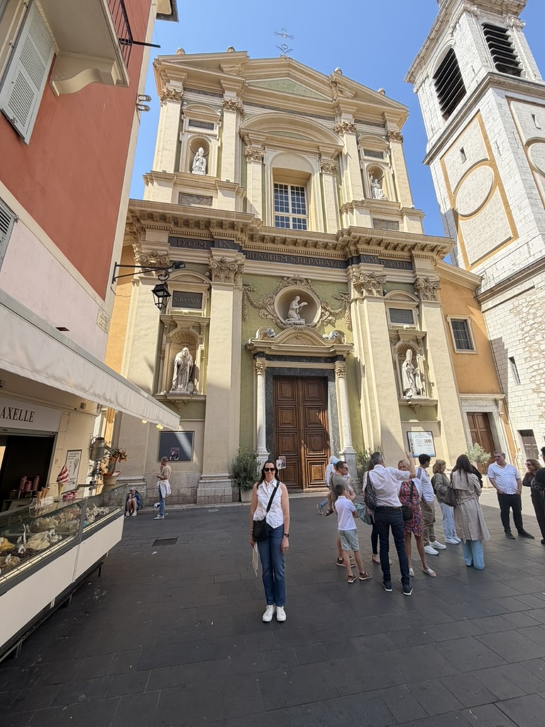 Ashleigh in Vieux-Nice, Cathédrale Sainte-Réparate in the background